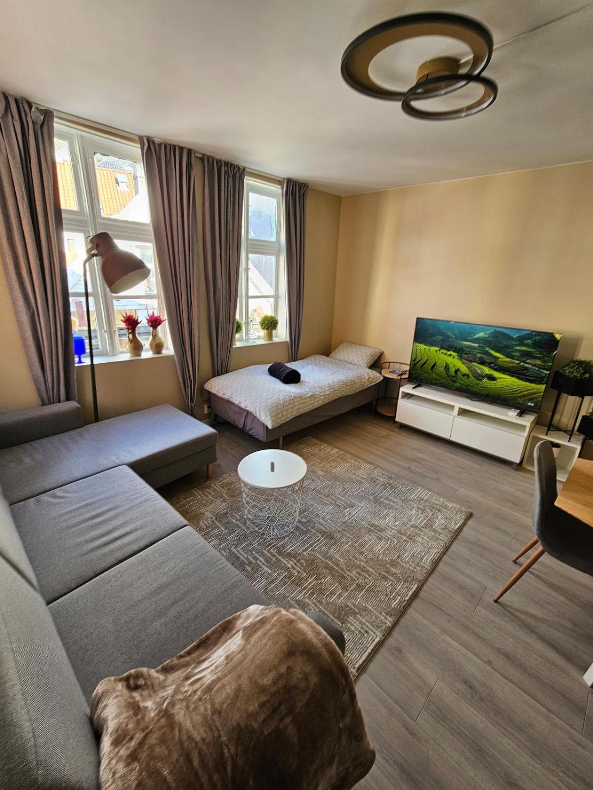 In Heart Of Apartment *